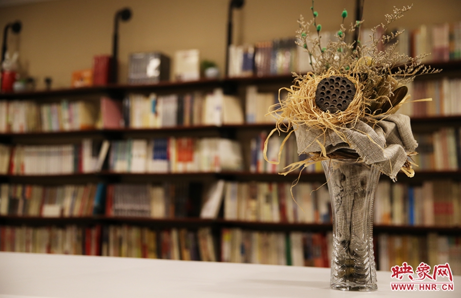 書(shū)店內(nèi)的裝飾。