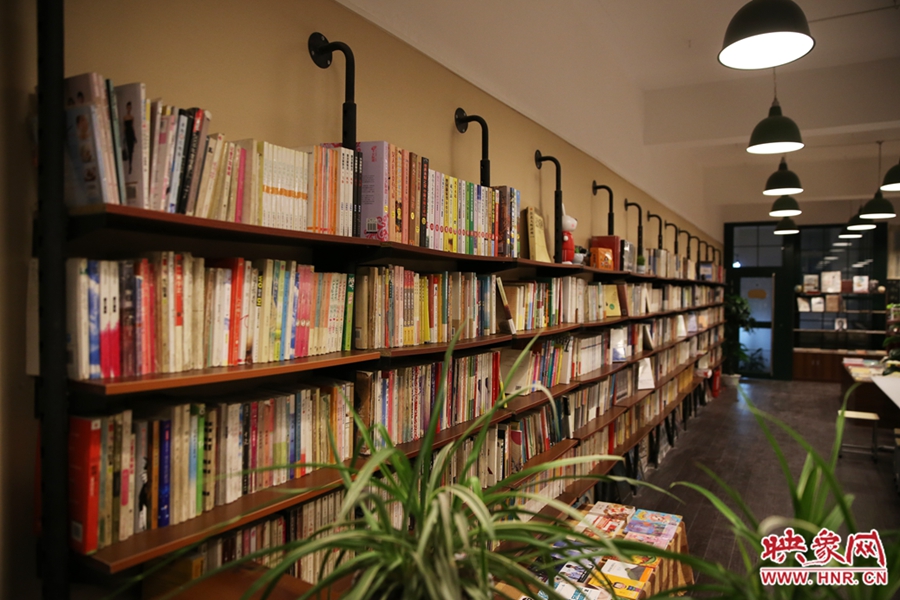 書(shū)店內(nèi)的裝飾。