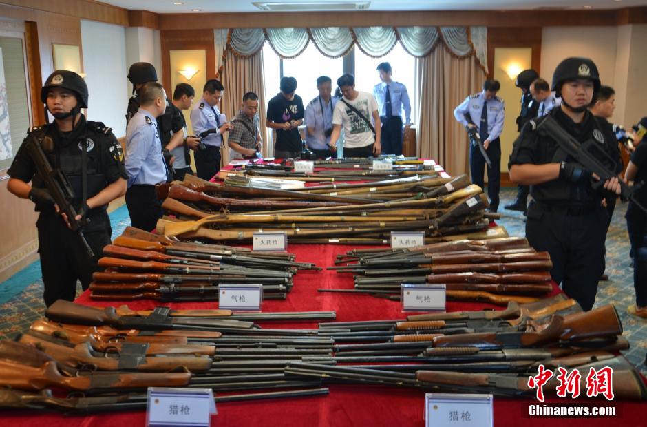 廣東肇慶收繳各類非法槍支百余支 廣東肇慶收繳各類非法槍支百余支