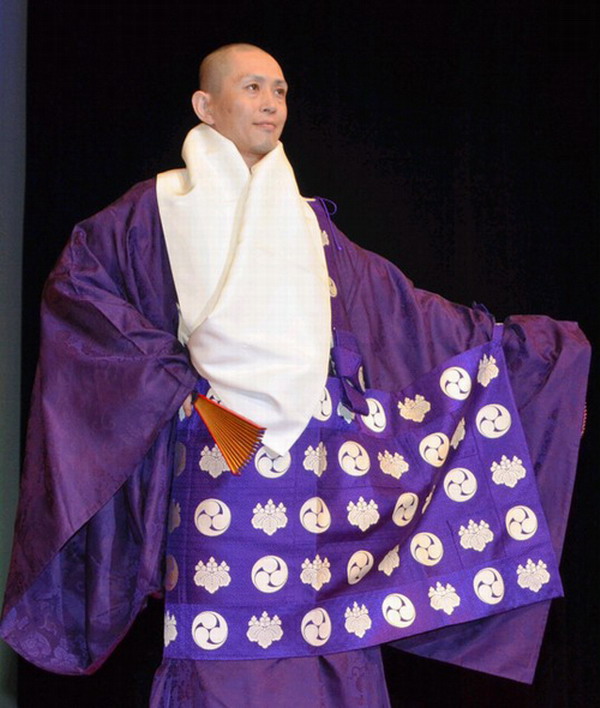 日本帥和尚走T臺展示修行服飾 日本帥和尚走T臺展示修行服飾