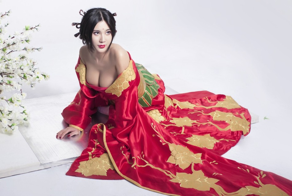 乳神穿越成貂蟬性感撩人 ?；ㄉ矸菔苜|(zhì)疑